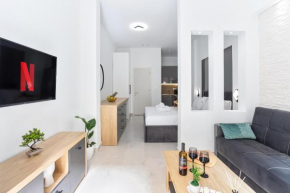 New Luxury Apartment in Downtown